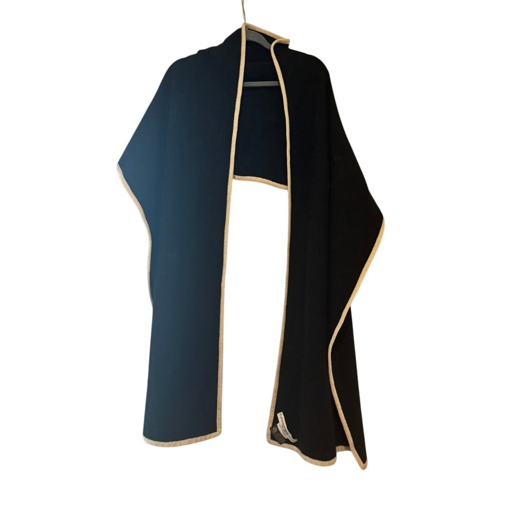 Eleanor Brenner vintage black/white wool scarf  19 x 92 inches
